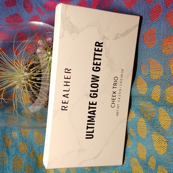 Realher - Ultimate Glow Getter – cheek trio - Picture 2 of 5